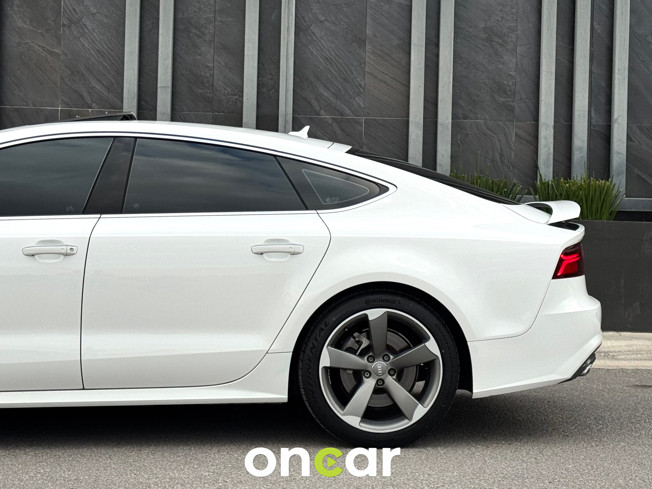 Audi 9