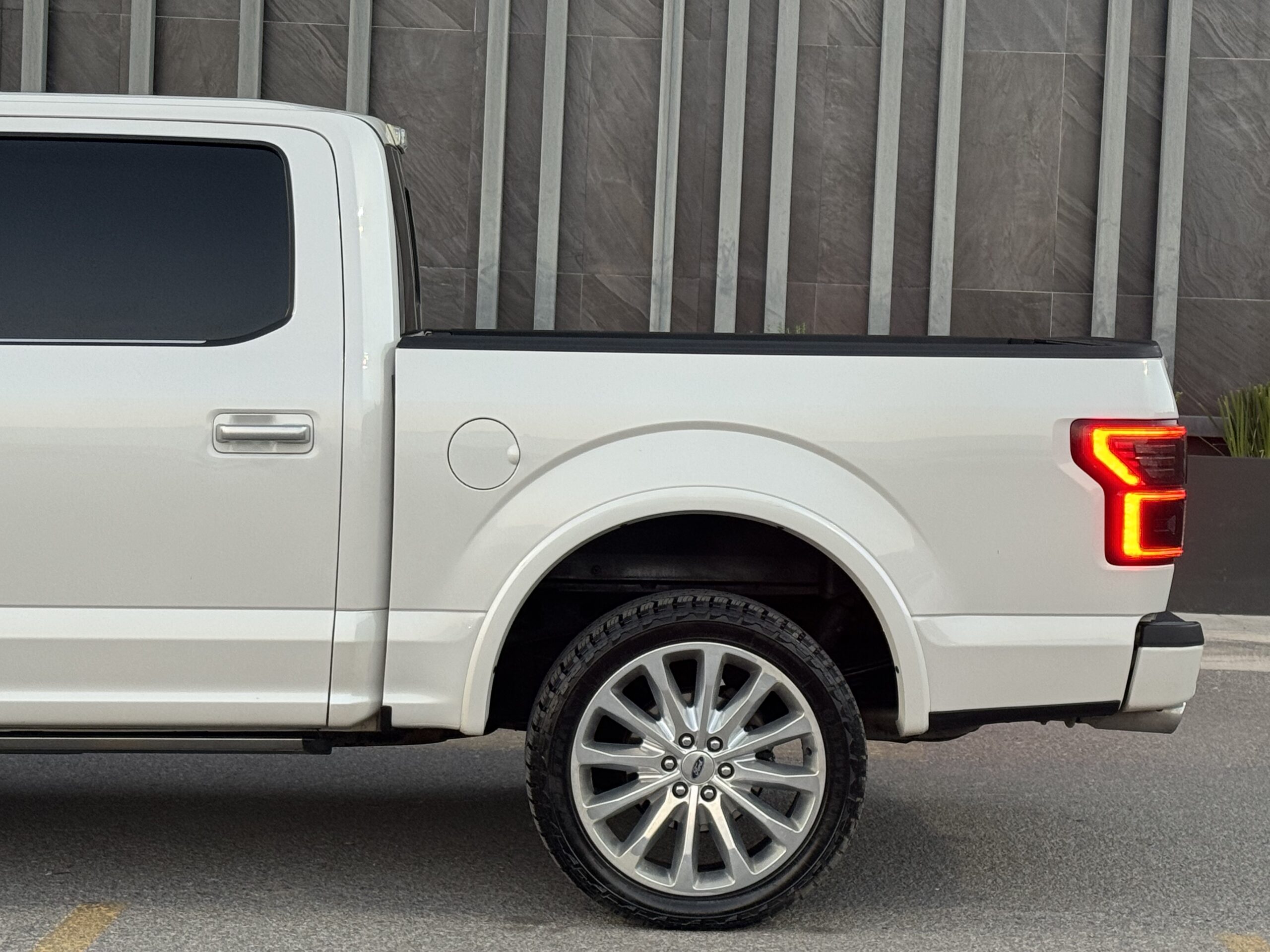 Ford F-150 LIMITED