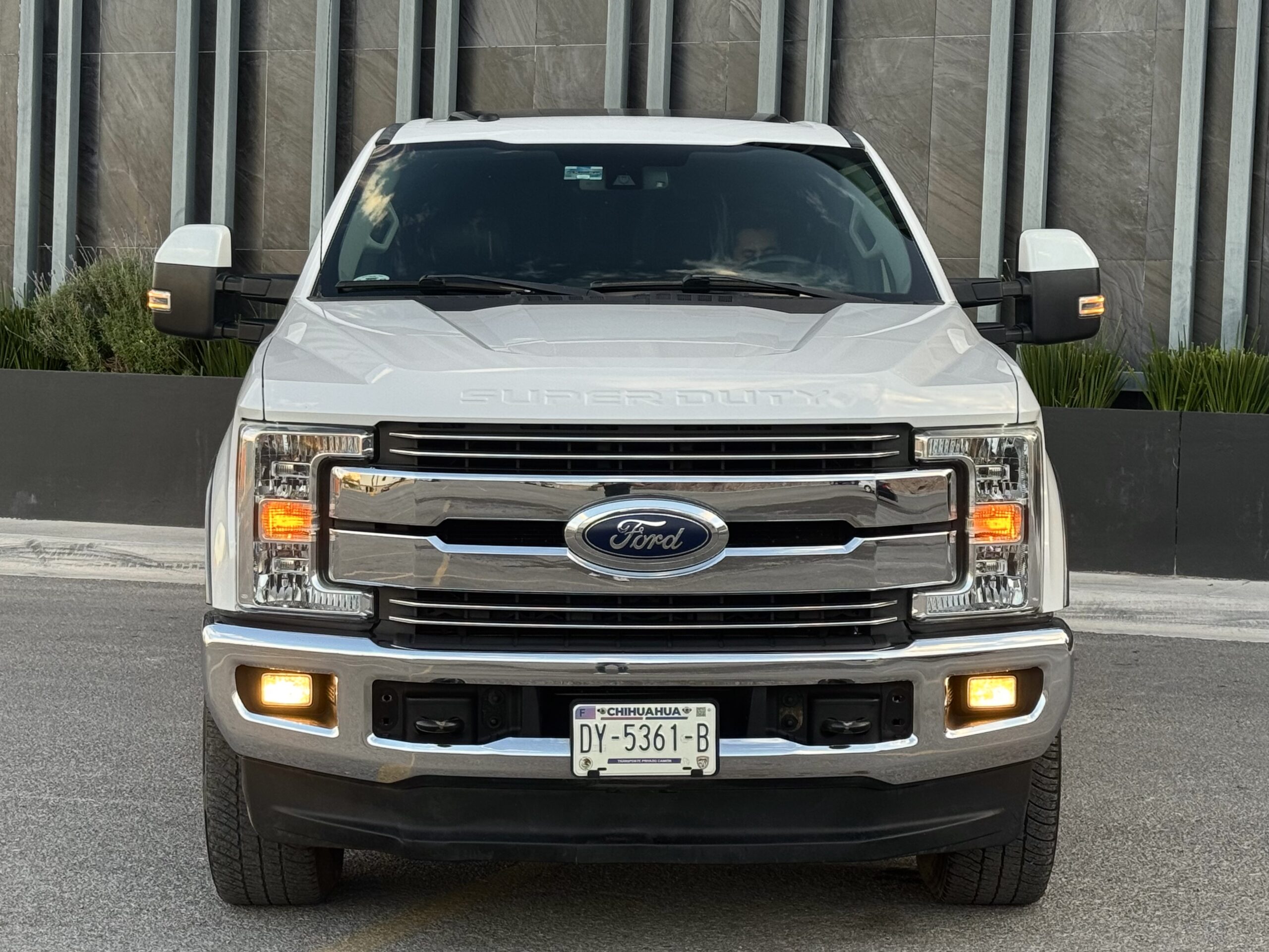 Ford F-250 Super Duty LARIAT
