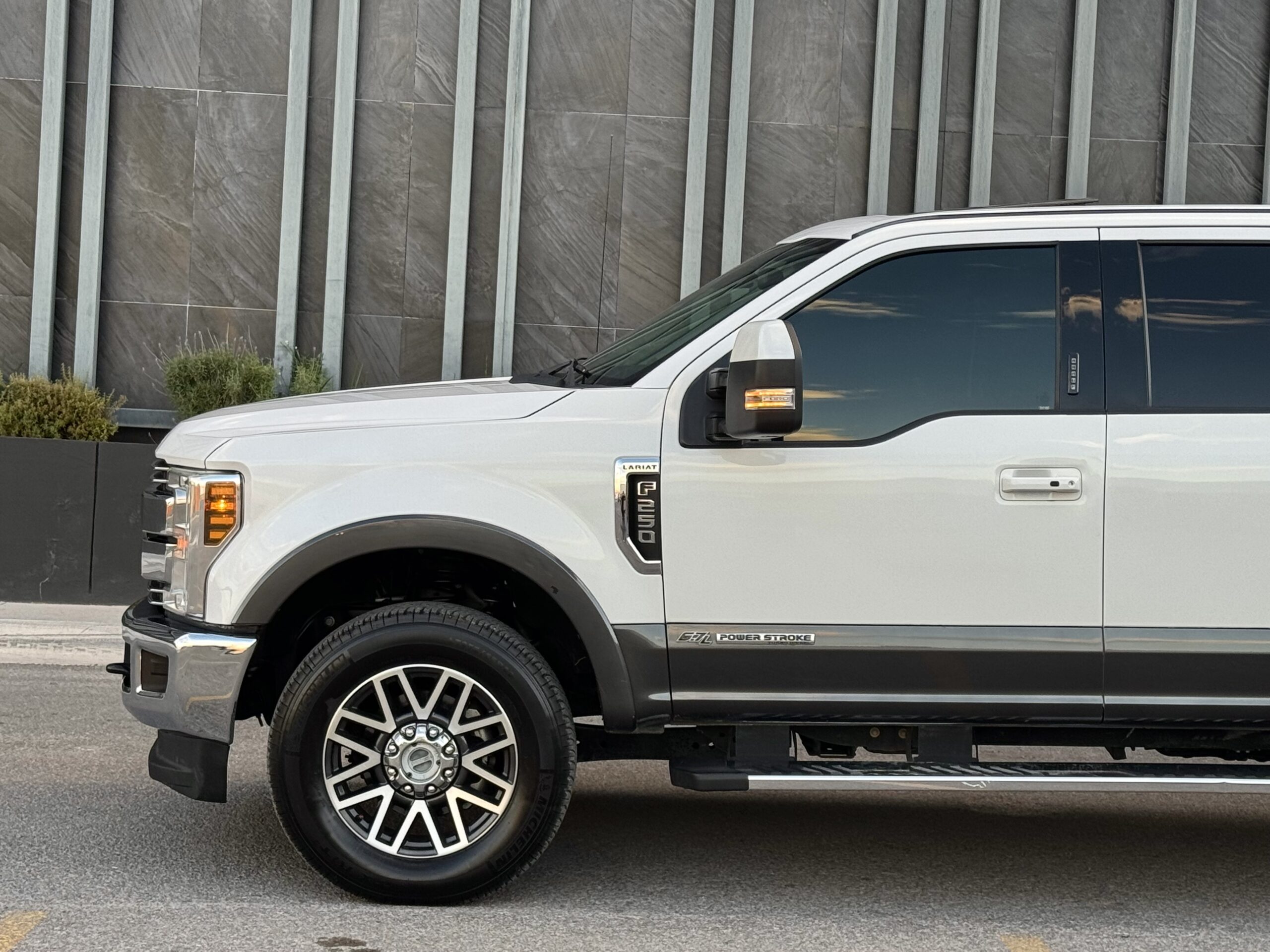 Ford F-250 Super Duty LARIAT