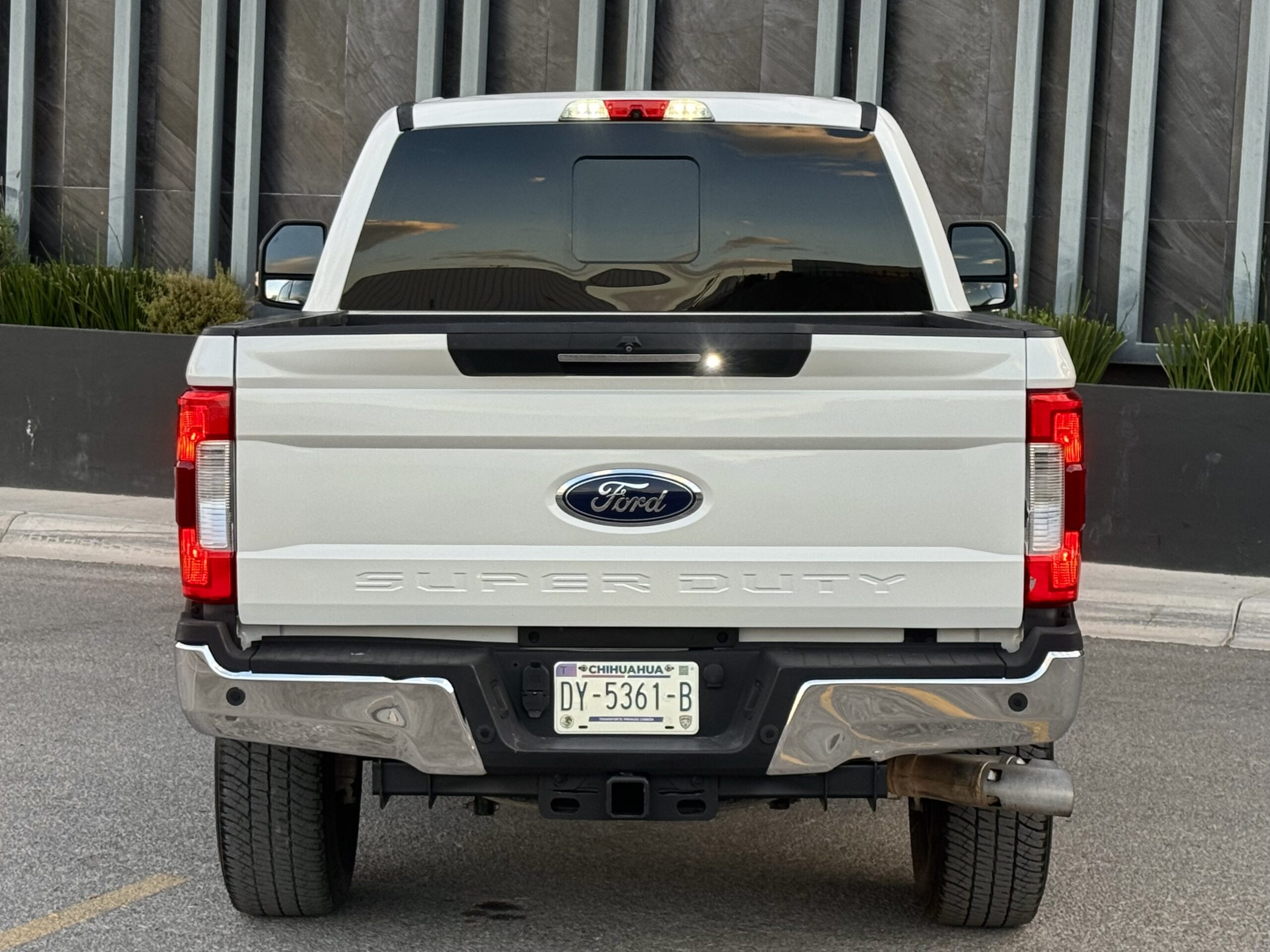 Ford F-250 Super Duty LARIAT
