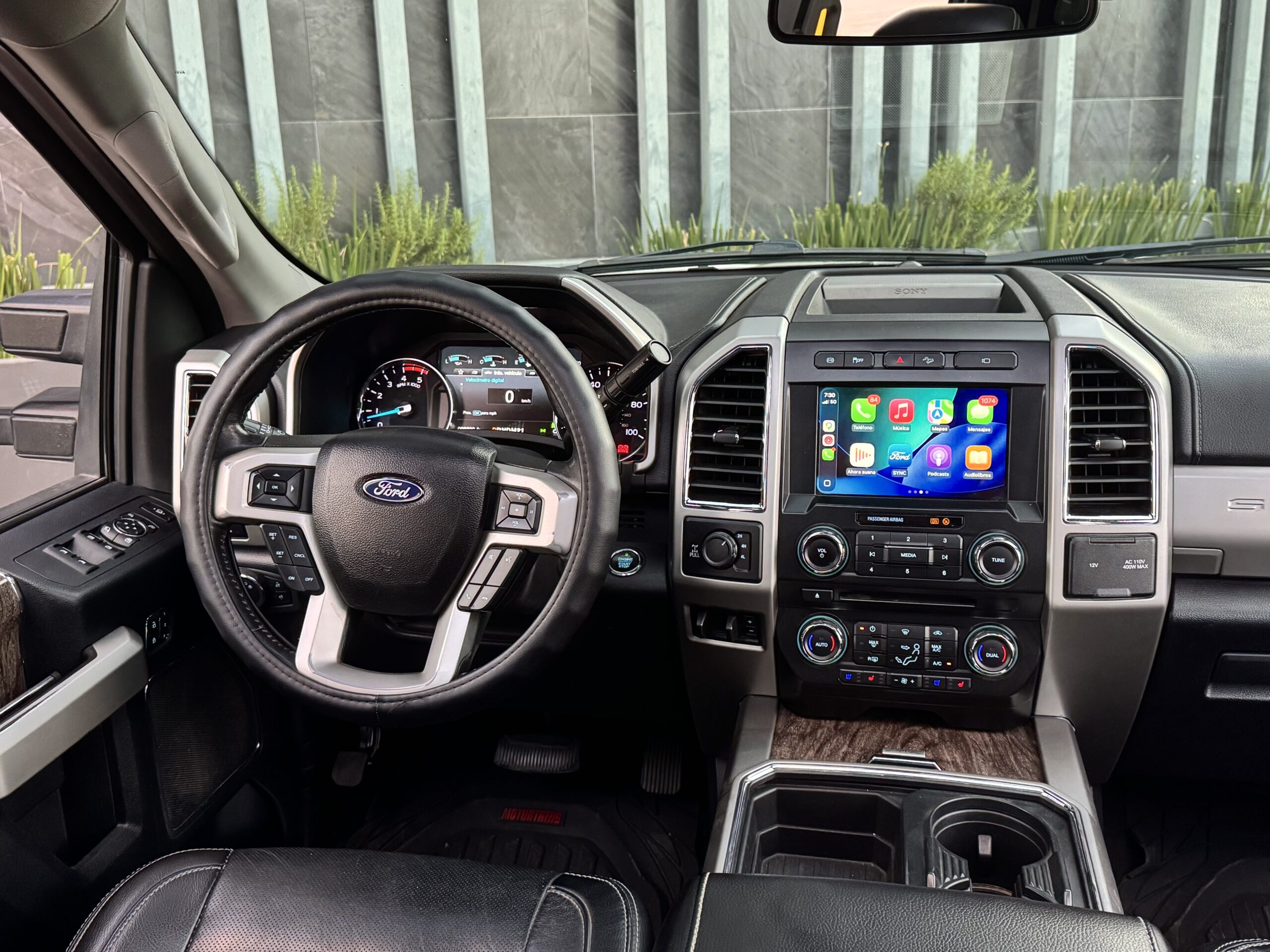 Ford F-250 Super Duty LARIAT