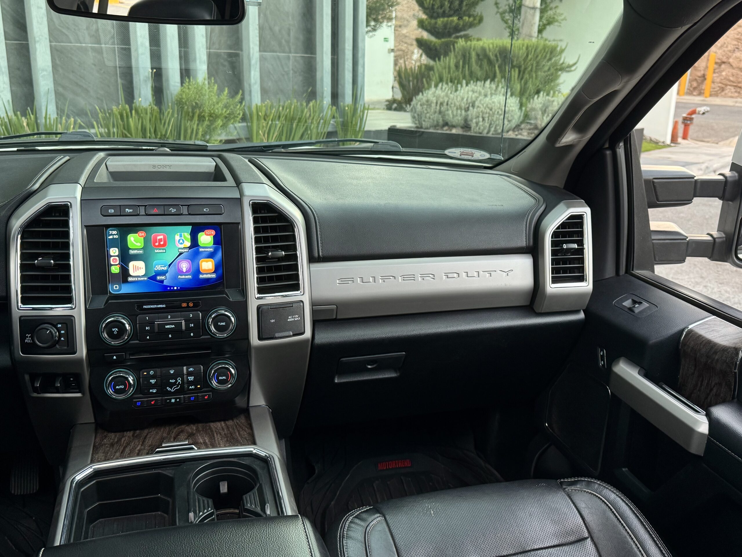 Ford F-250 Super Duty LARIAT