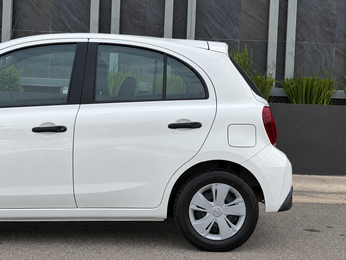 Nissan March Sense